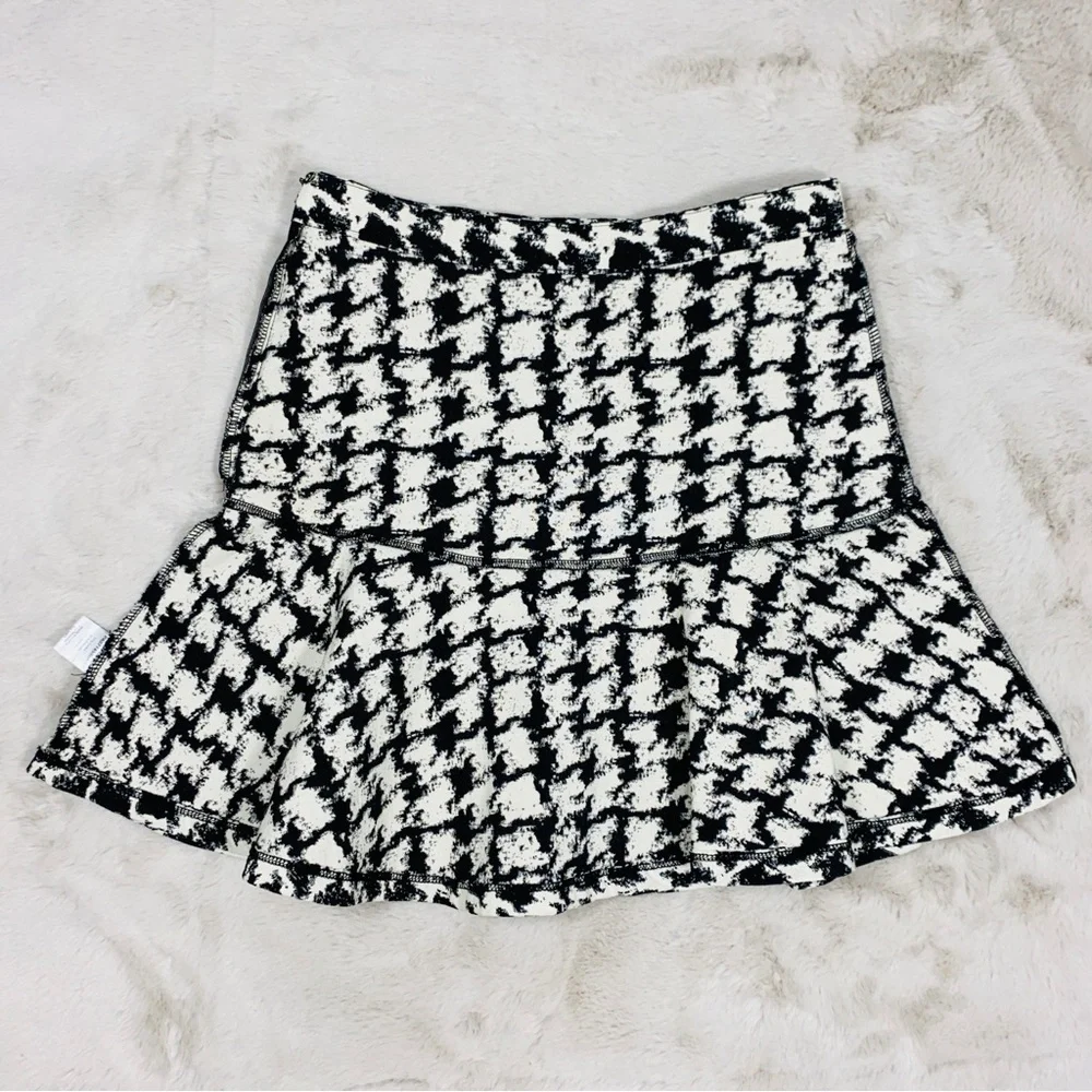 PARKER Mckenna Fit & Flare Mini Skirt sz 2 Waist 26" Black White Houndstooth - Picture 8 of 16